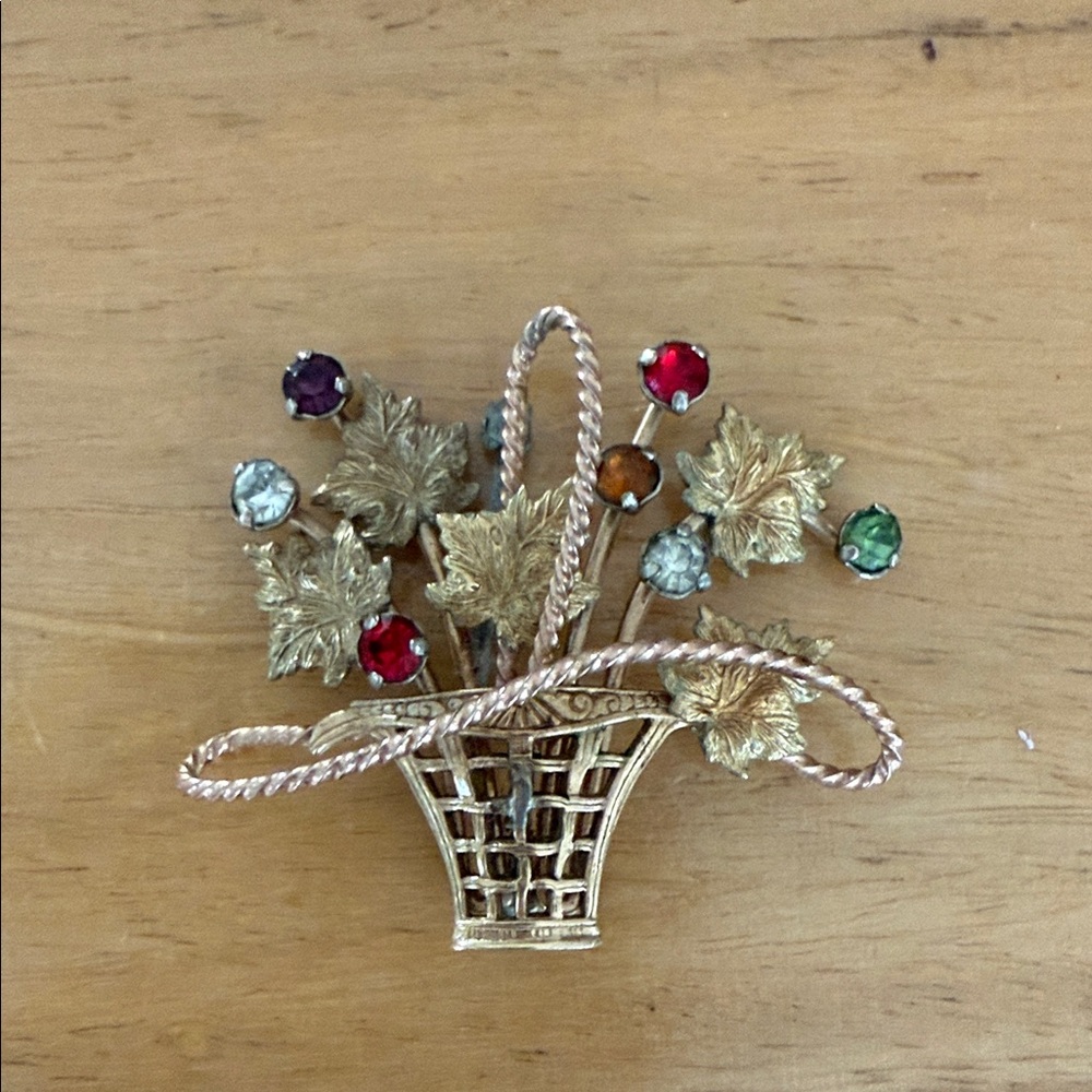 Rare Vintage Krementz Basket Pin // Krementz Leaf Brooch